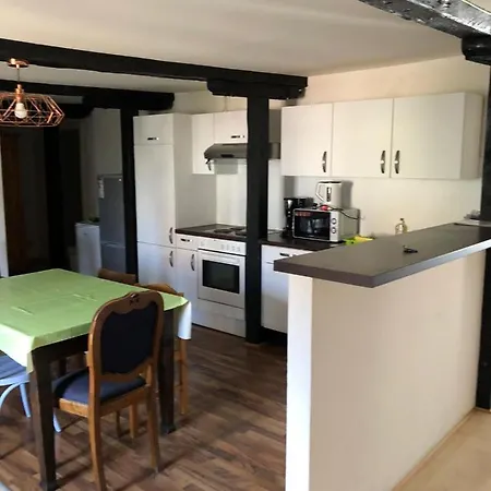 Homestay In Gemeinschafts-ferienwohnung Brasserie Hof